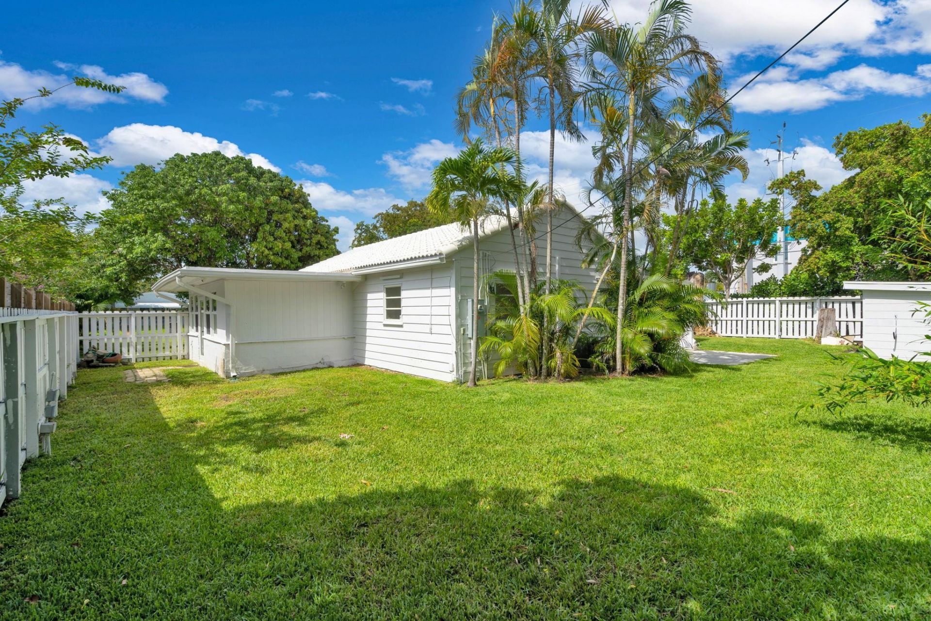 375 Orange Way, West Palm Beach, FL 33405 Photo