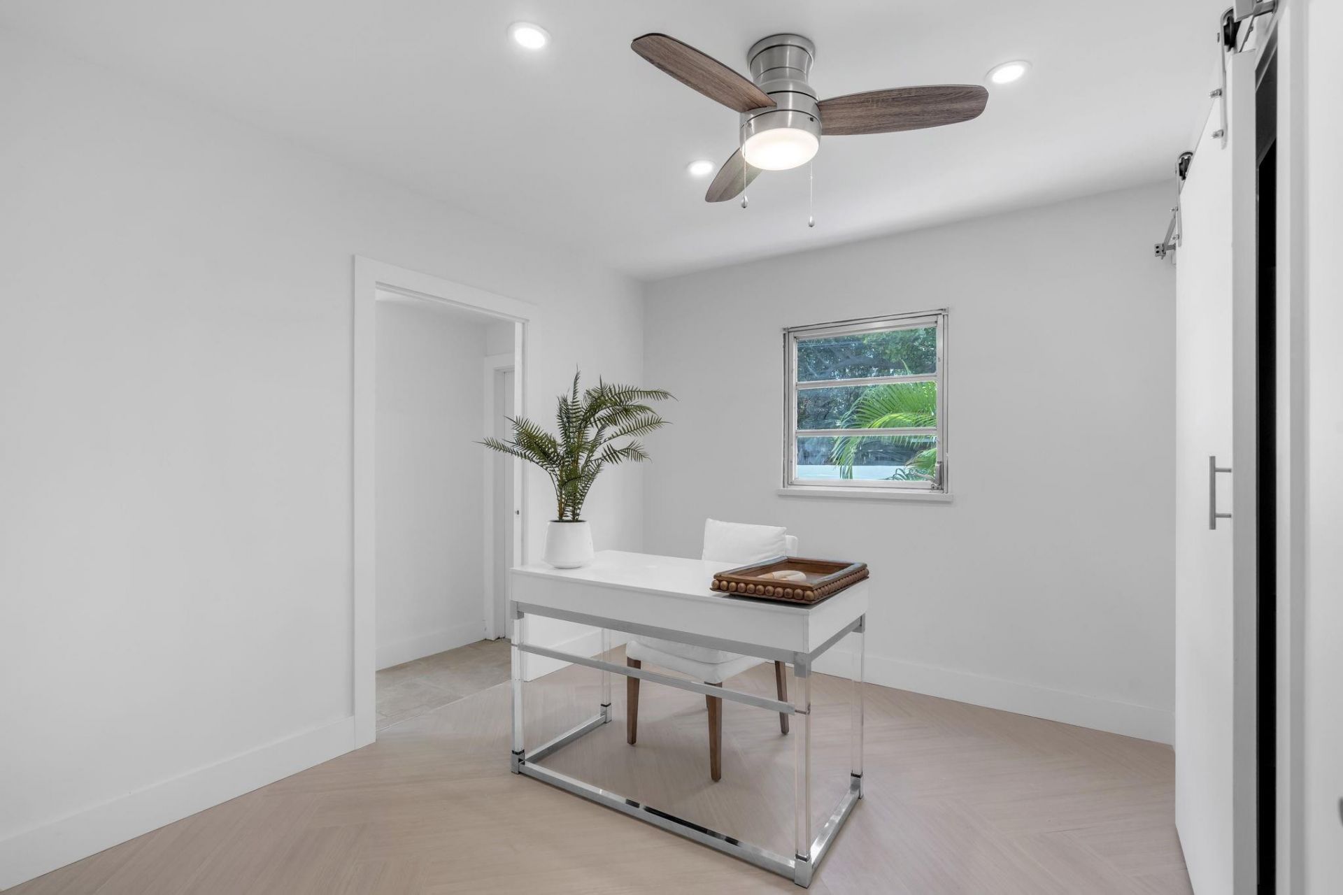 375 Orange Way, West Palm Beach, FL 33405 Photo