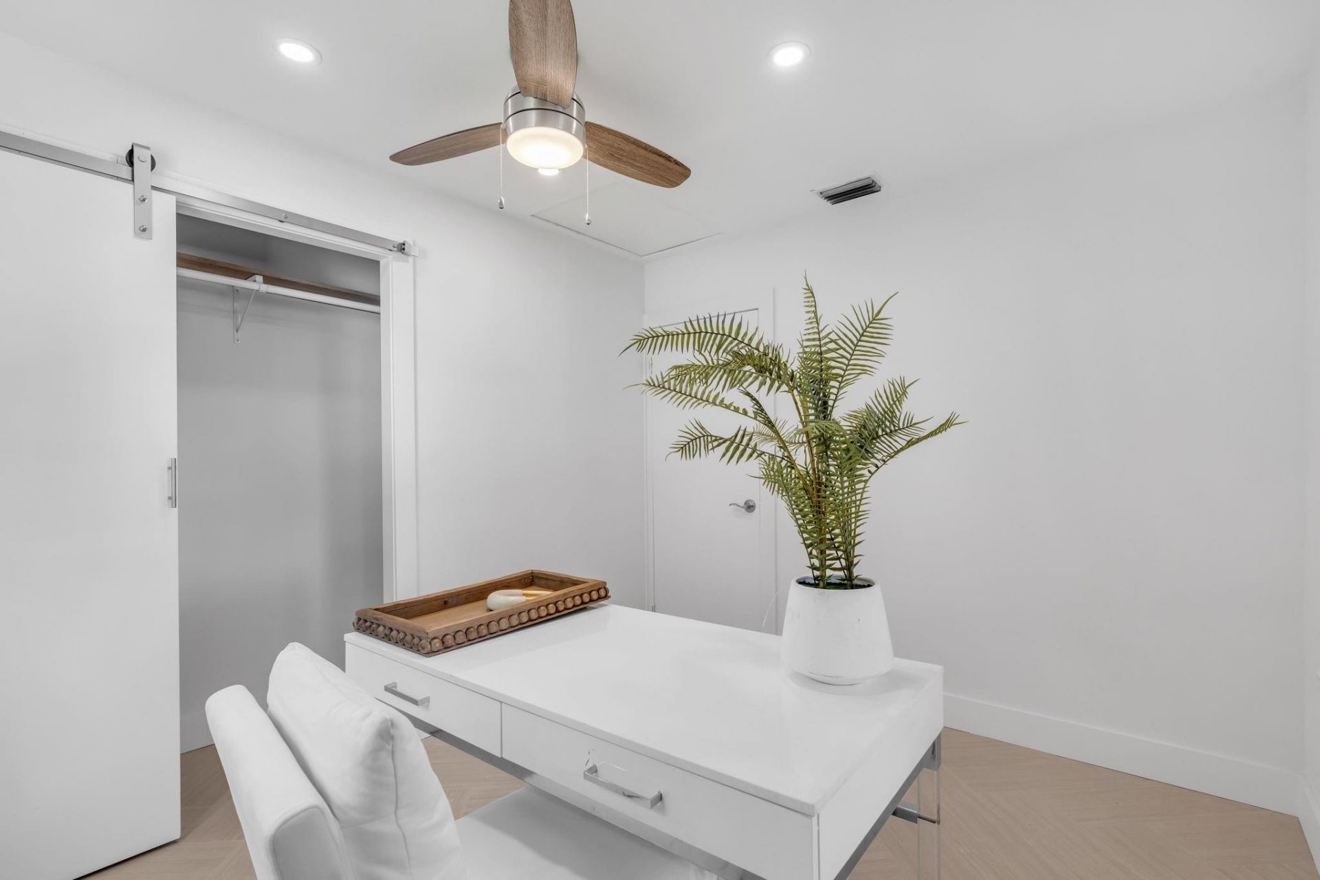 375 Orange Way, West Palm Beach, FL 33405 Photo