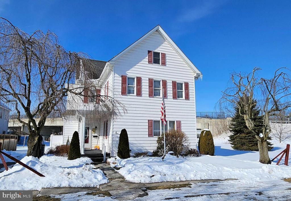 702 E 2ND STREET, BELLWOOD, PA 16617