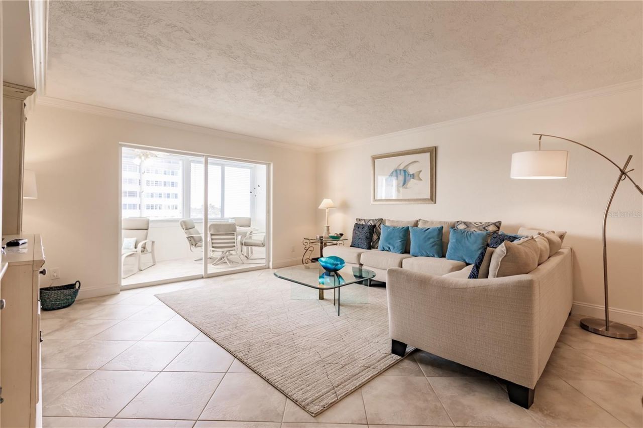 1055 W Peppertree Drive, Unit 405AA, Sarasota, FL 34242 Photo