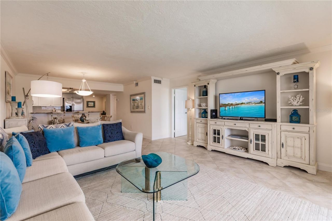 1055 W Peppertree Drive, Unit 405AA, Sarasota, FL 34242 Photo