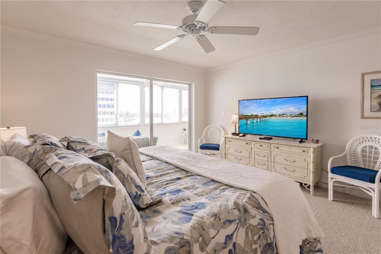 1055 W Peppertree Drive, Unit 405AA, Sarasota, FL 34242 Photo