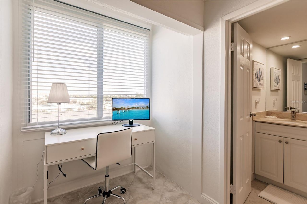 1055 W Peppertree Drive, Unit 405AA, Sarasota, FL 34242 Photo