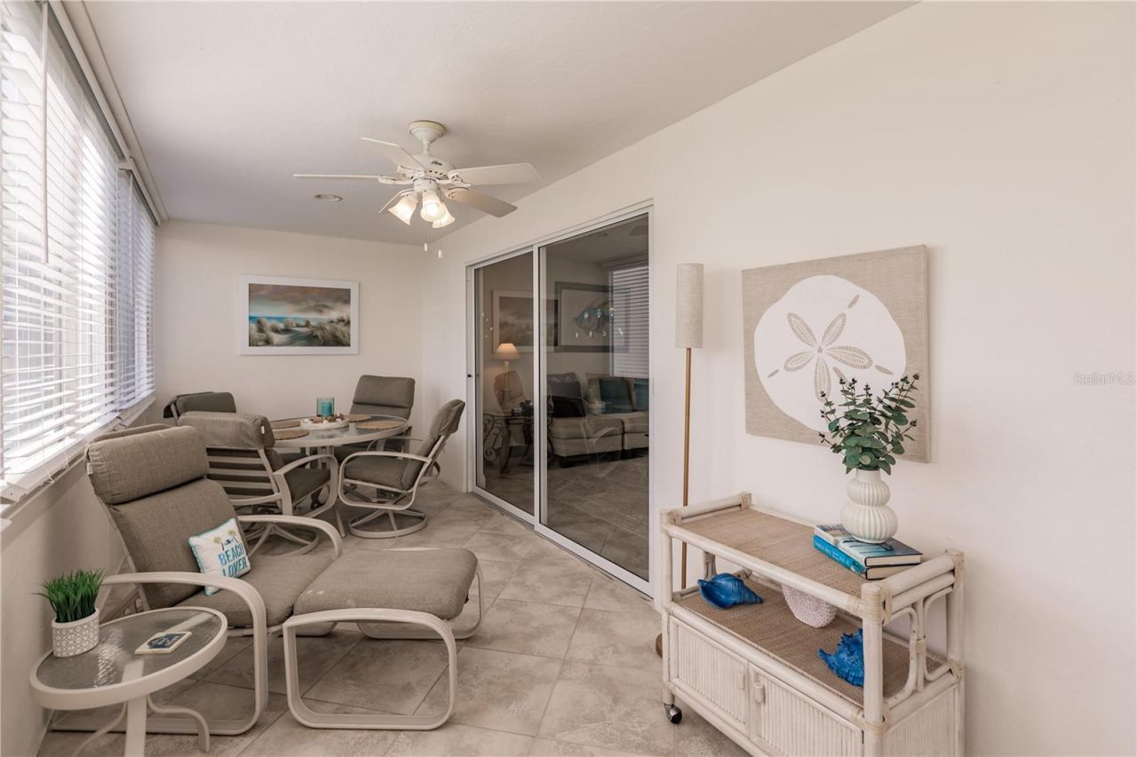 1055 W Peppertree Drive, Unit 405AA, Sarasota, FL 34242 Photo