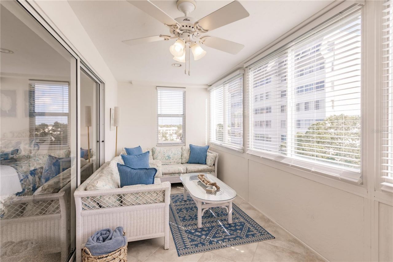 1055 W Peppertree Drive, Unit 405AA, Sarasota, FL 34242 Photo