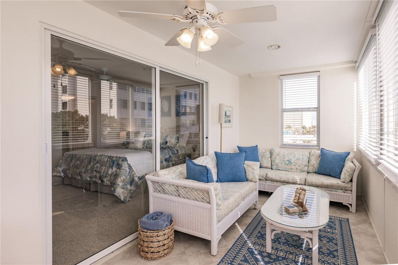 1055 W Peppertree Drive, Unit 405AA, Sarasota, FL 34242 Photo