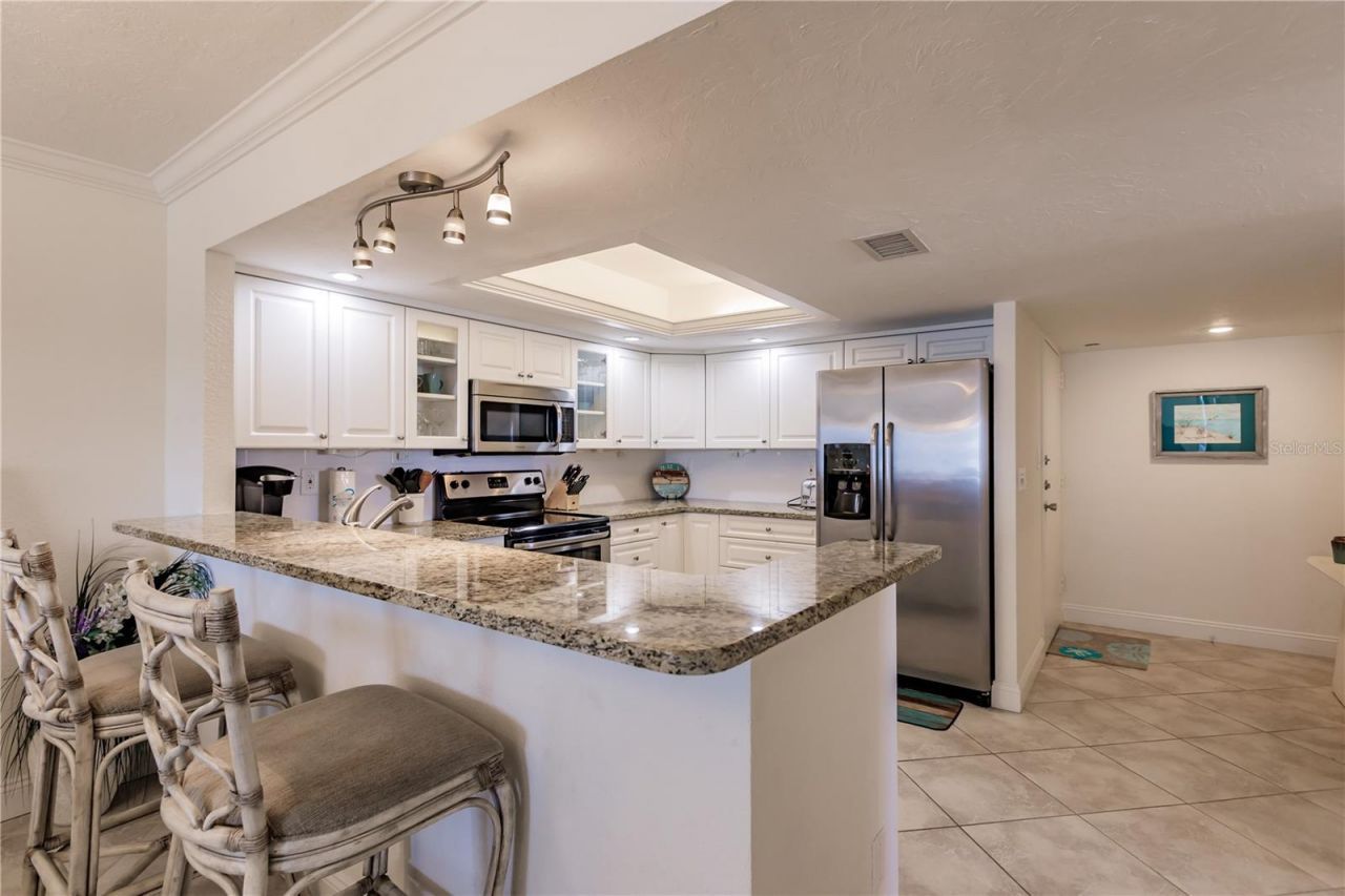 1055 W Peppertree Drive, Unit 405AA, Sarasota, FL 34242 Photo