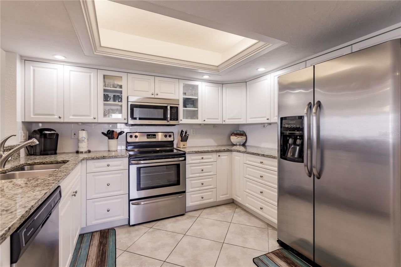 1055 W Peppertree Drive, Unit 405AA, Sarasota, FL 34242 Photo