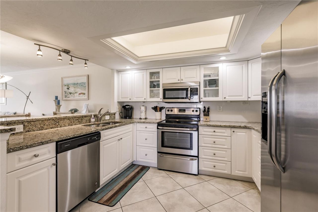 1055 W Peppertree Drive, Unit 405AA, Sarasota, FL 34242 Photo
