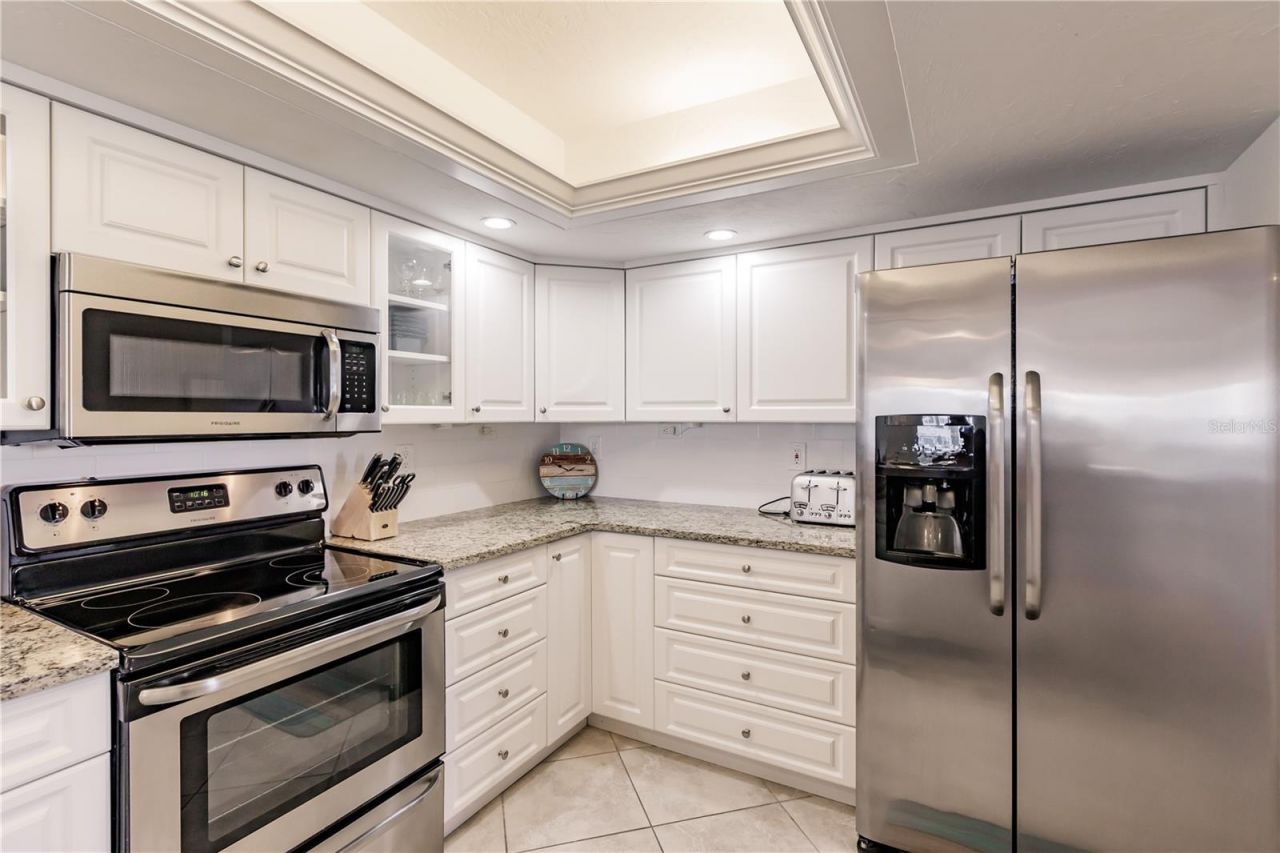1055 W Peppertree Drive, Unit 405AA, Sarasota, FL 34242 Photo