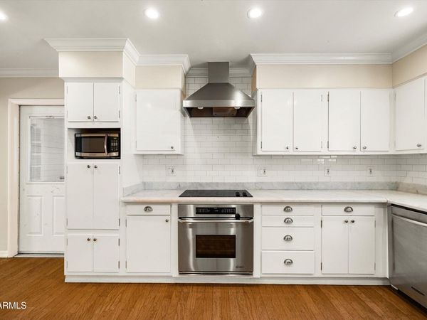 3421 E CAMELBACK Road, Phoenix, AZ 85018