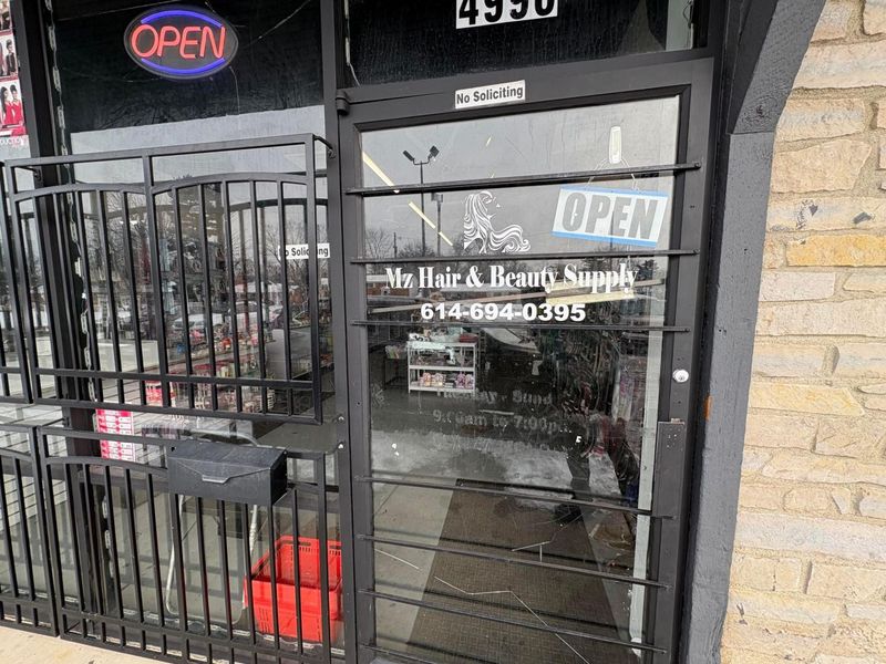 4996 Lindora Drive, Columbus, OH 43232 Photo 2