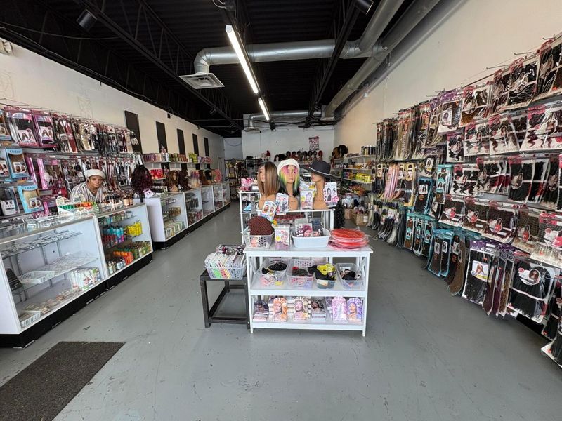 4996 Lindora Drive, Columbus, OH 43232 Photo 3