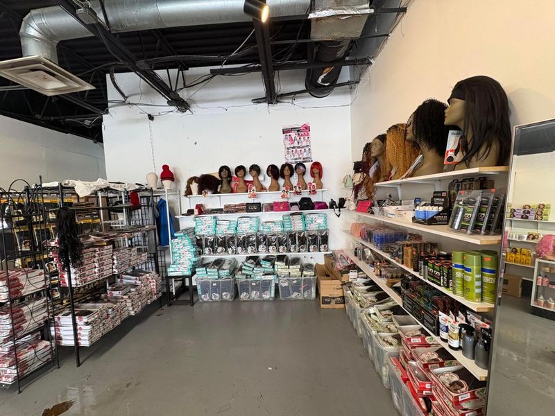 4996 Lindora Drive, Columbus, OH 43232 Photo 4