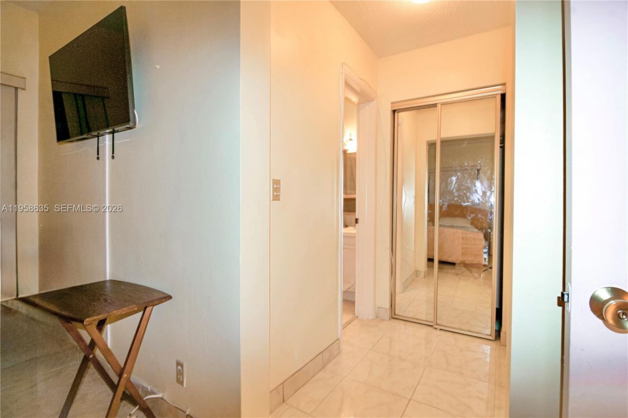721 Atlantic Shores Blvd , Unit 212, Hallandale Beach, FL 33009 Photo