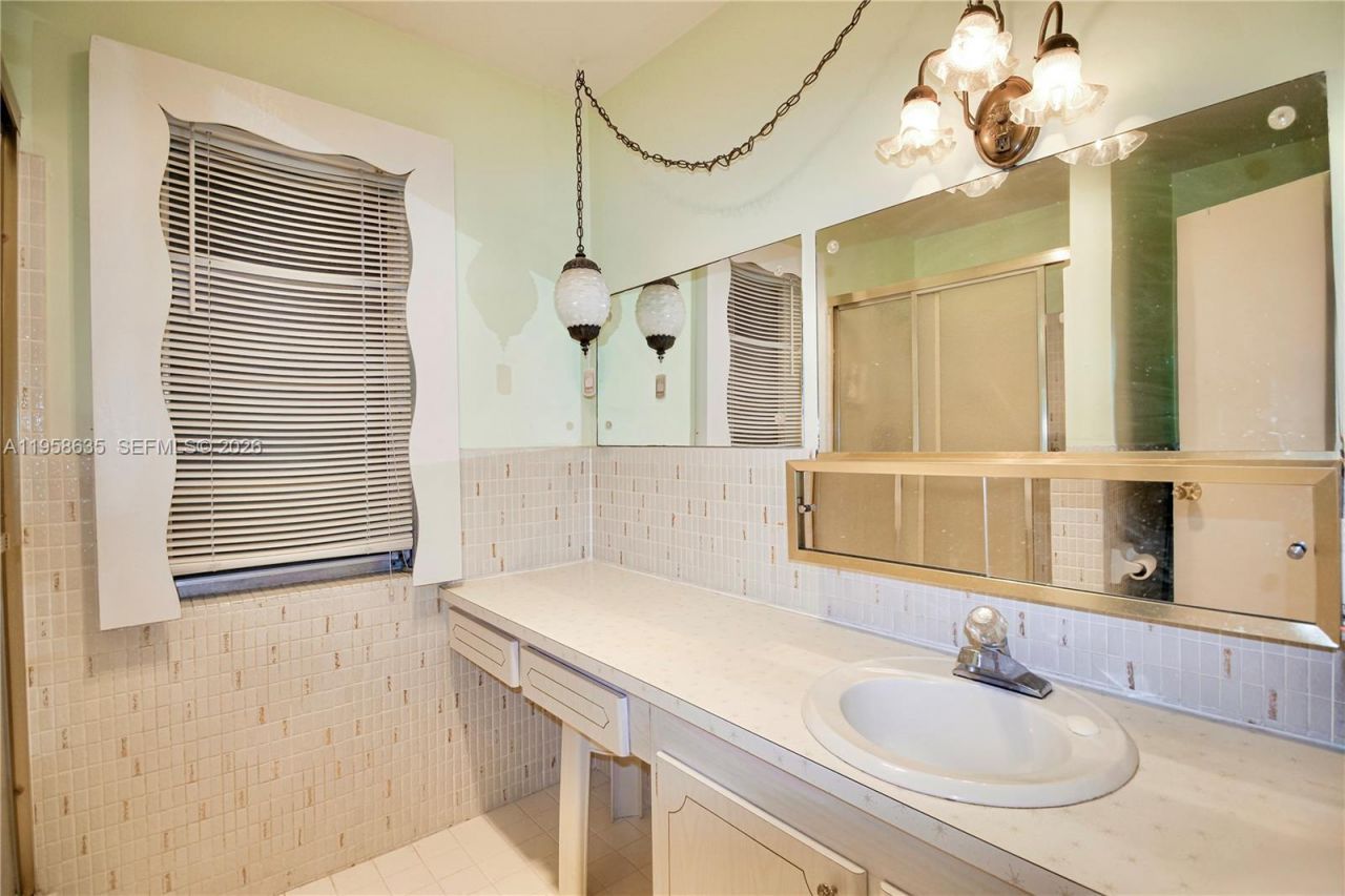 721 Atlantic Shores Blvd , Unit 212, Hallandale Beach, FL 33009 Photo