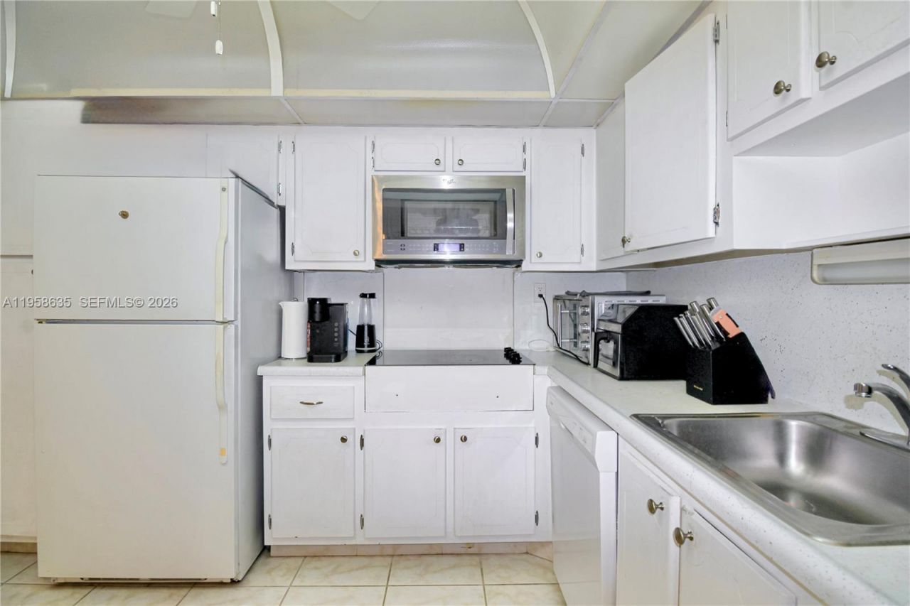 721 Atlantic Shores Blvd , Unit 212, Hallandale Beach, FL 33009 Photo