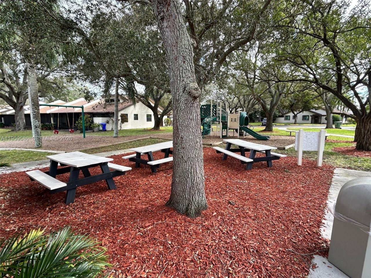 1540 NW 98th Ter, Pembroke Pines, FL 33024 Photo