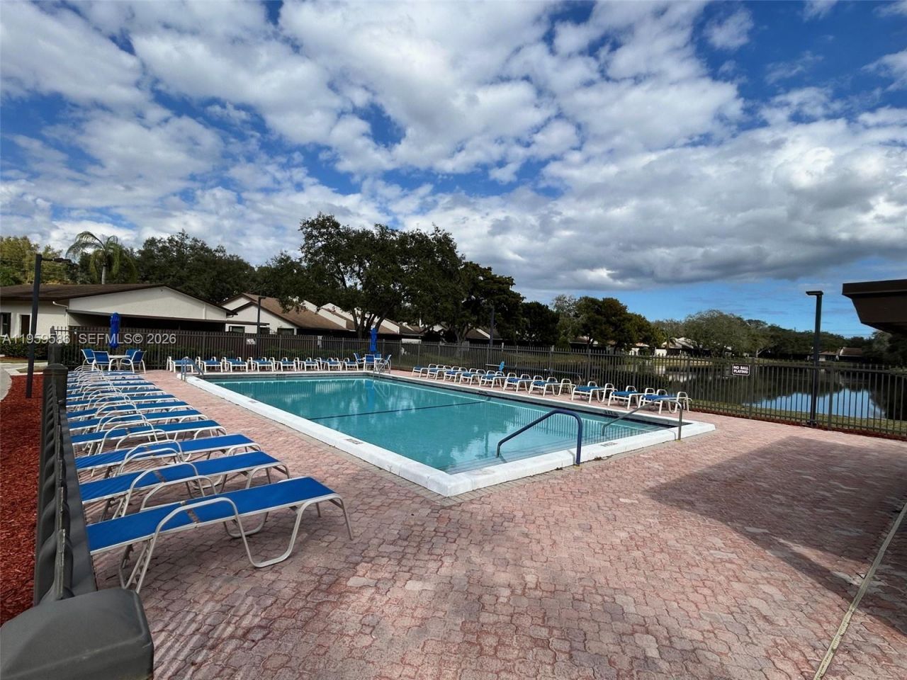 1540 NW 98th Ter, Pembroke Pines, FL 33024 Photo