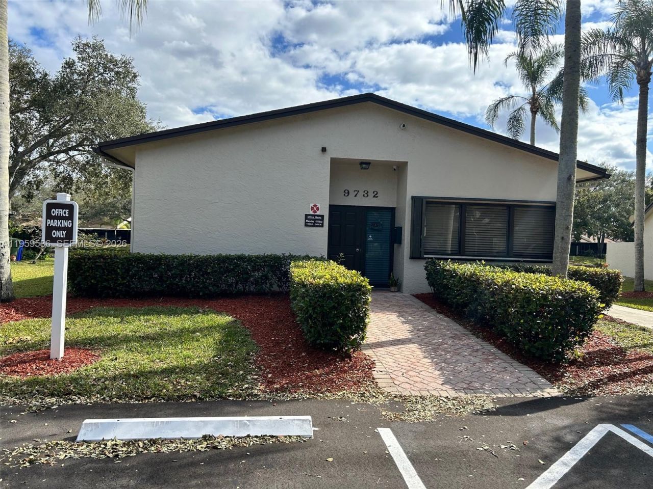 1540 NW 98th Ter, Pembroke Pines, FL 33024 Photo