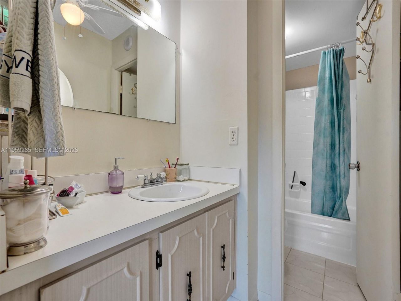 3113 S Ocean Dr, Unit 603, Hallandale Beach, FL 33009 Photo