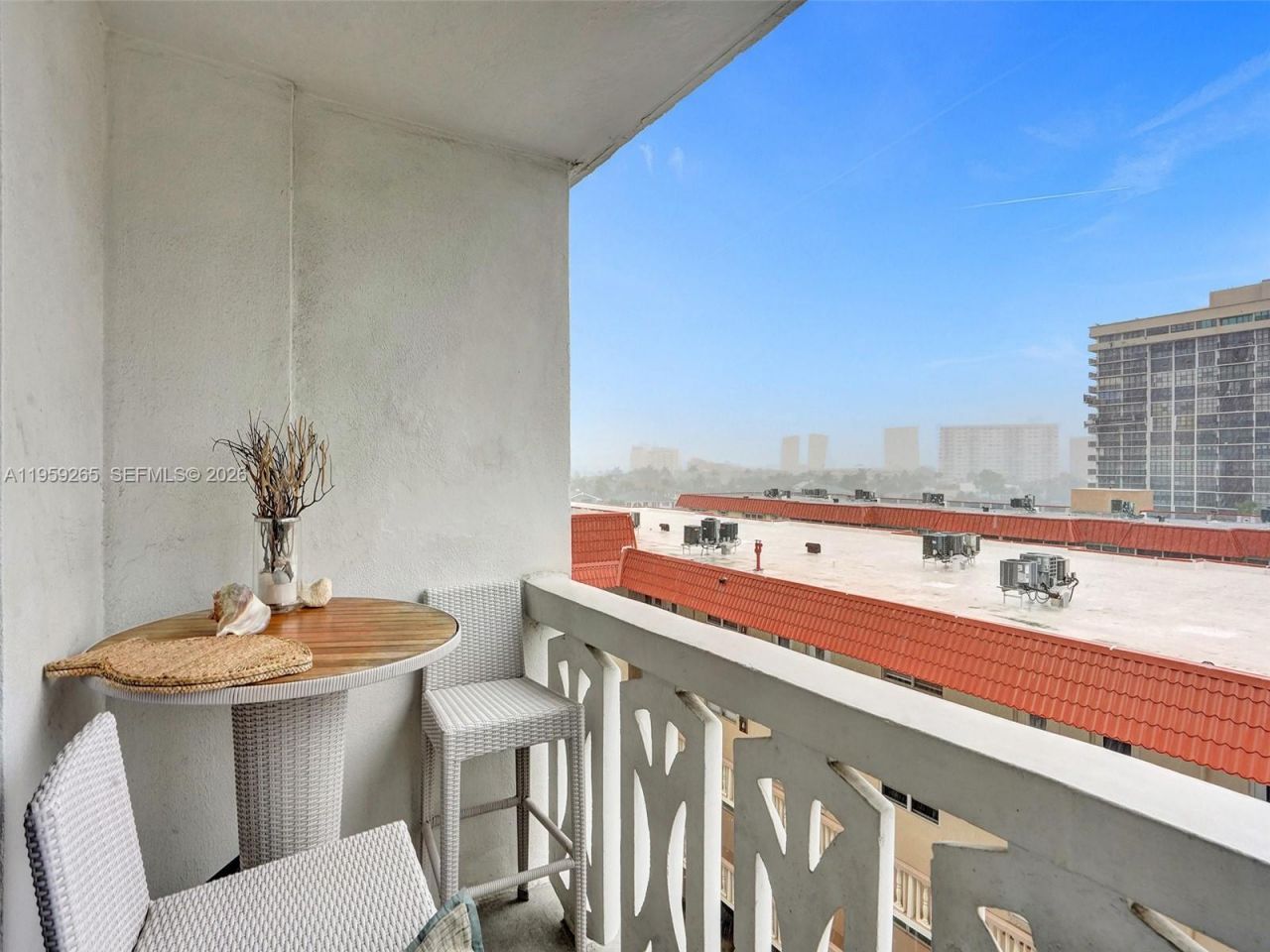 3113 S Ocean Dr, Unit 603, Hallandale Beach, FL 33009 Photo