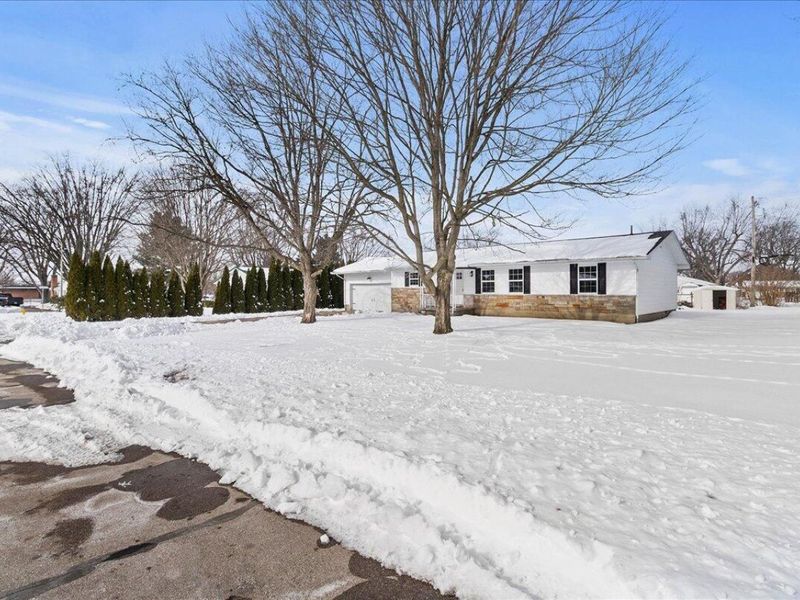 780 Wooddale Drive, Urbana, OH 43078 Photo 2