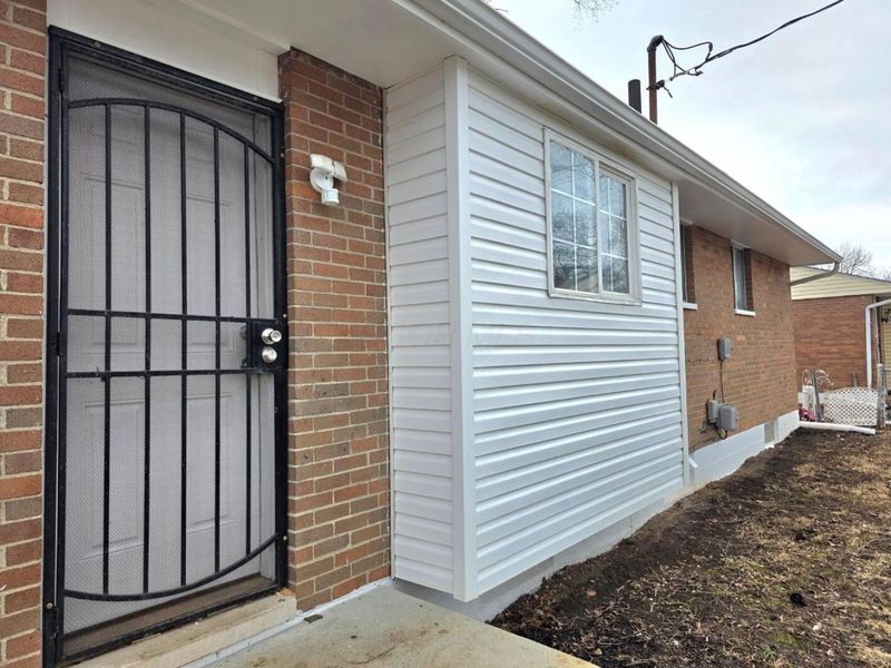 2144 Toni Street, Columbus, OH 43219 Photo 3