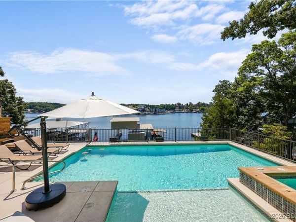 1362 Grand Cove Road , Sunrise Beach, MO 65079