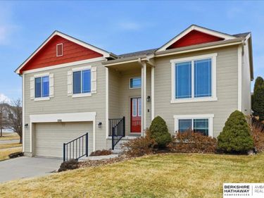 16942 Browne Street, Omaha, NE 68116