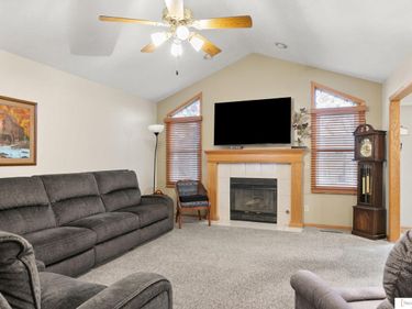 4215 S 40th Street, Lincoln, NE 68506