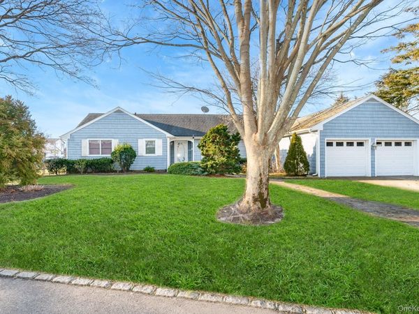 281 Richmond Avenue, Amityville, NY 11701