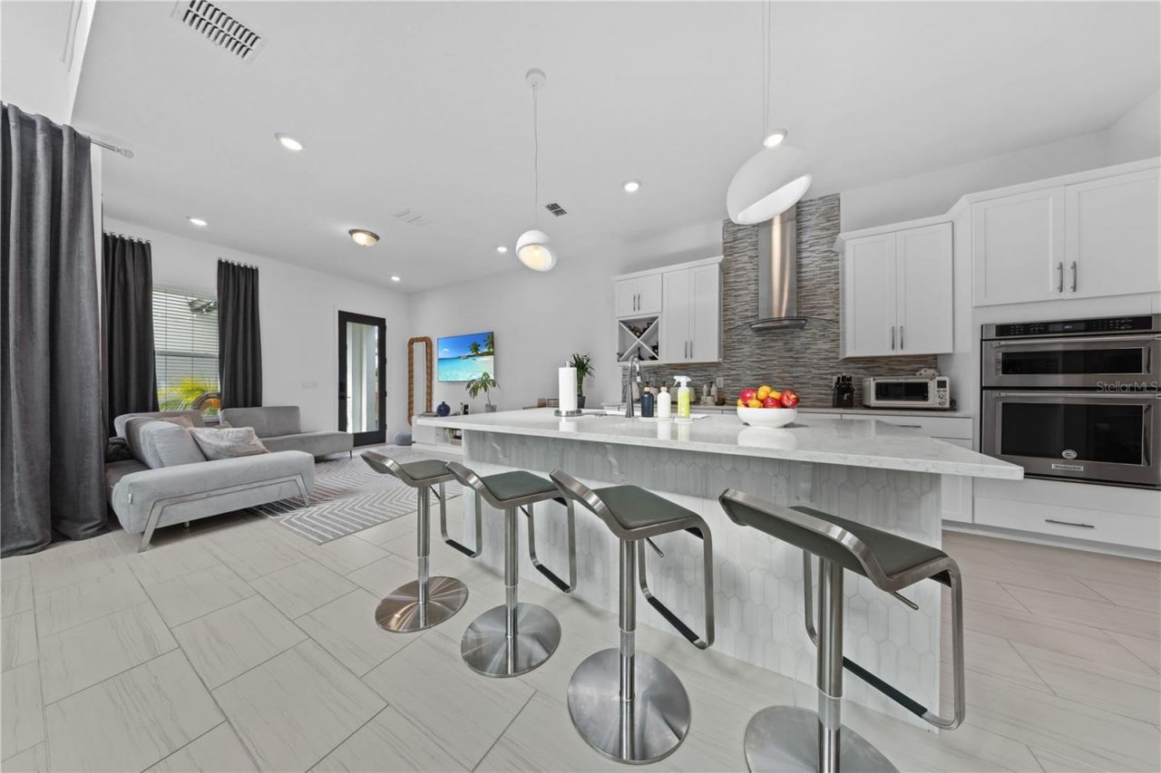 2065 White Feather Loop, Oakland, FL 34787 Photo