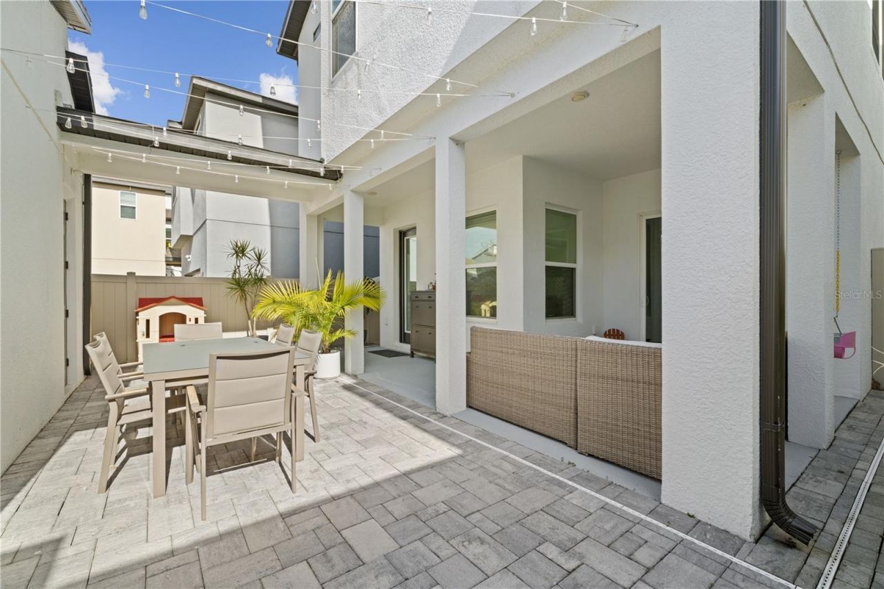 2065 White Feather Loop, Oakland, FL 34787 Photo