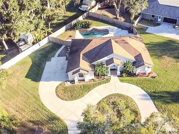 4 WESTON ROAD, LEESBURG, FL 34748