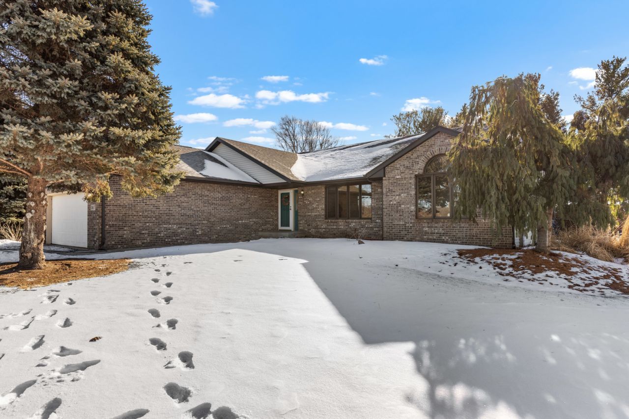 7467 Mccurry Road, Roscoe, IL 61073 Main Photo