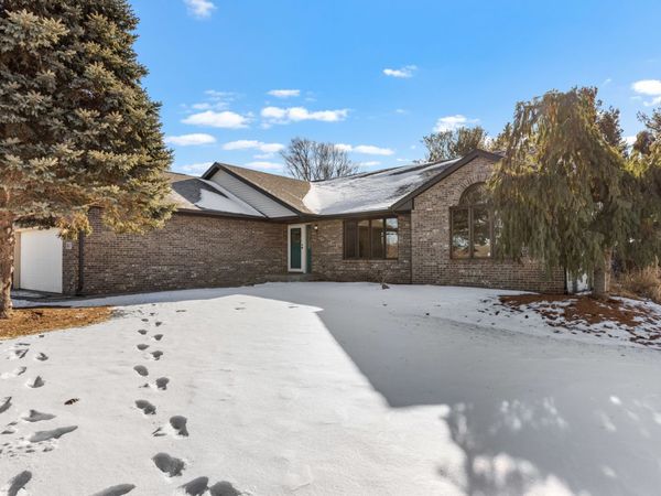 7467 Mccurry Road, Roscoe, IL 61073