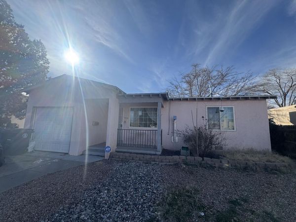 1039 Princeton Drive NE, Albuquerque, NM 87106