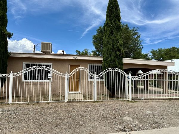 1427 Vito Romero Road SW, Albuquerque, NM 87105