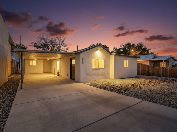 402 Hudson Avenue NW, Albuquerque, NM 87107