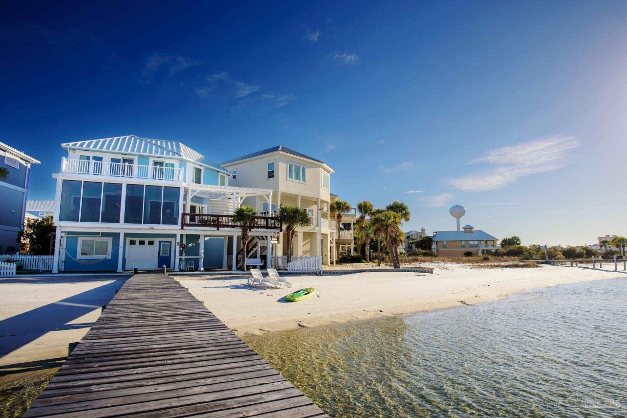 1444 Homeport Dr Navarre Beach, FL 32566