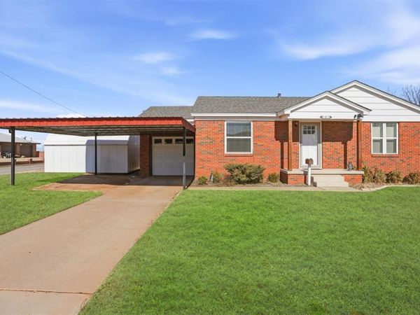 101 Memorial Drive, Mangum, OK 73554