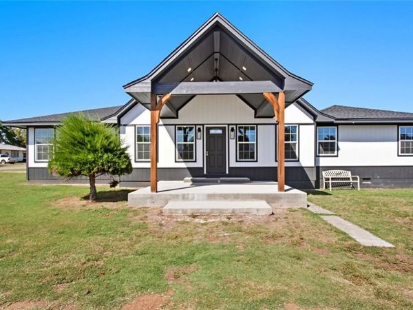 600 N Randlett, Hobart, OK 73651