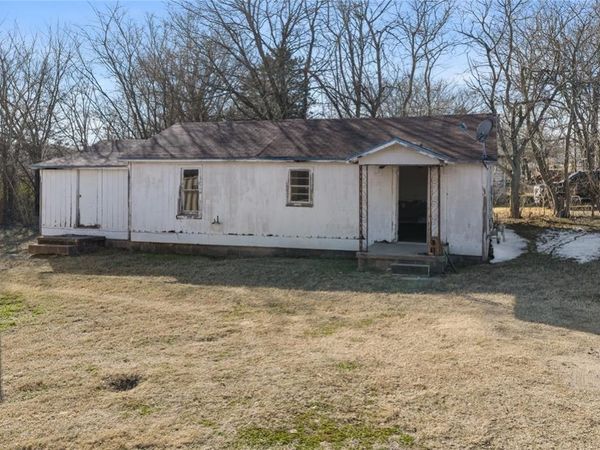 409 E A Street, Elmore City, OK 73433