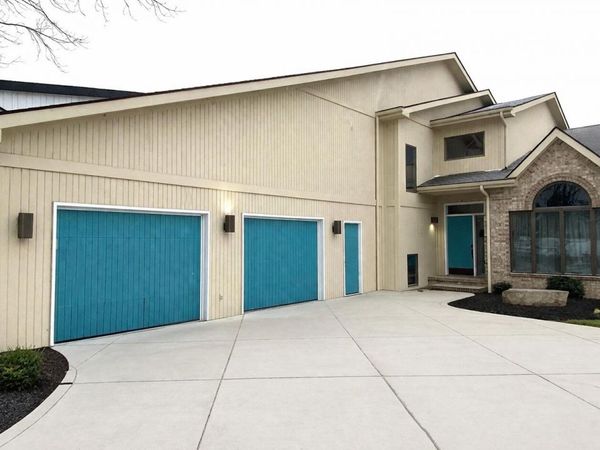 2480 E Lakeshore Drive, Crown Point, IN 46307