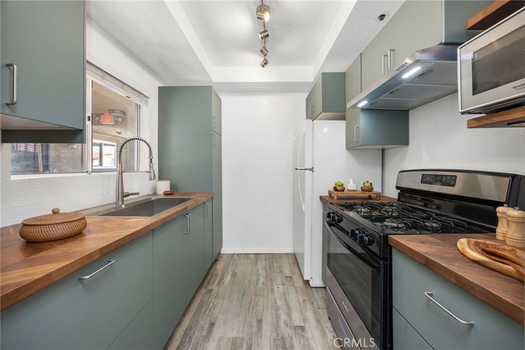 12141 Centralia, Unit 206, Lakewood, CA 90715 Main Photo