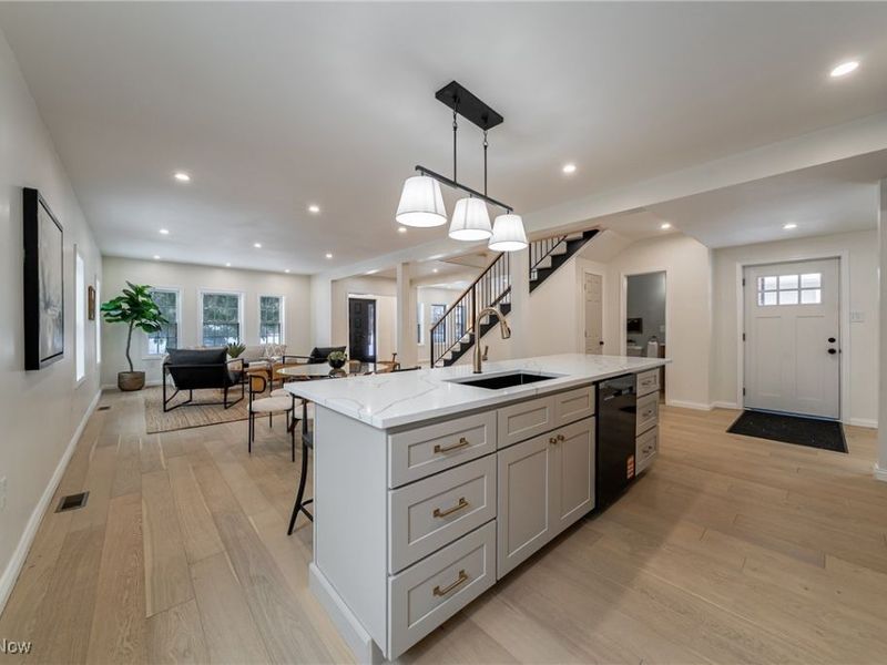 2124 Lamberton Road, Cleveland, OH 44118 Photo 13