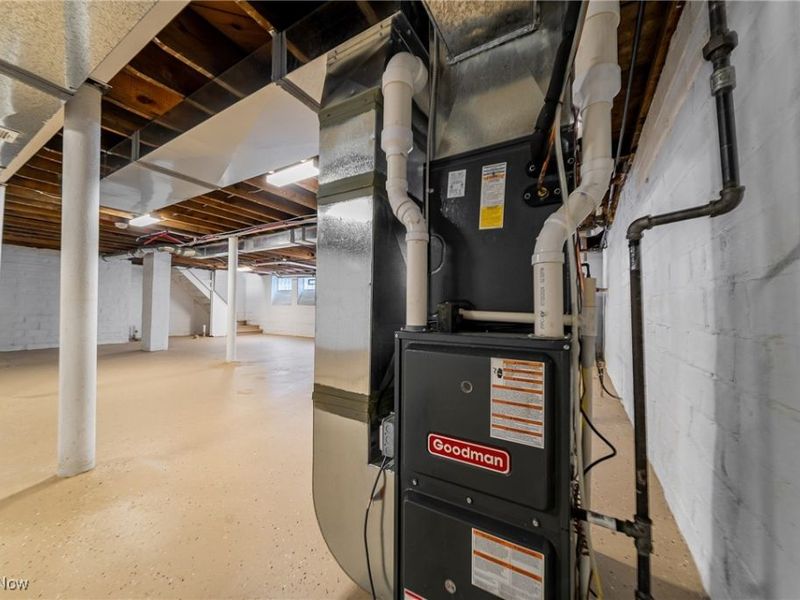 2124 Lamberton Road, Cleveland, OH 44118 Photo 45