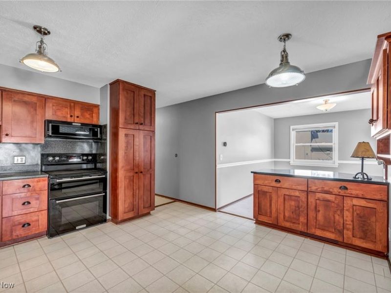 5770 N Crossview Road, Seven Hills, OH 44131 Photo 8